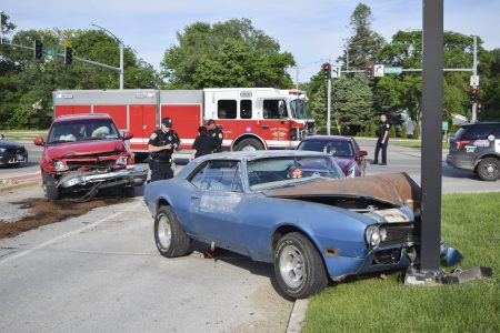 7 injured in Sunday crash